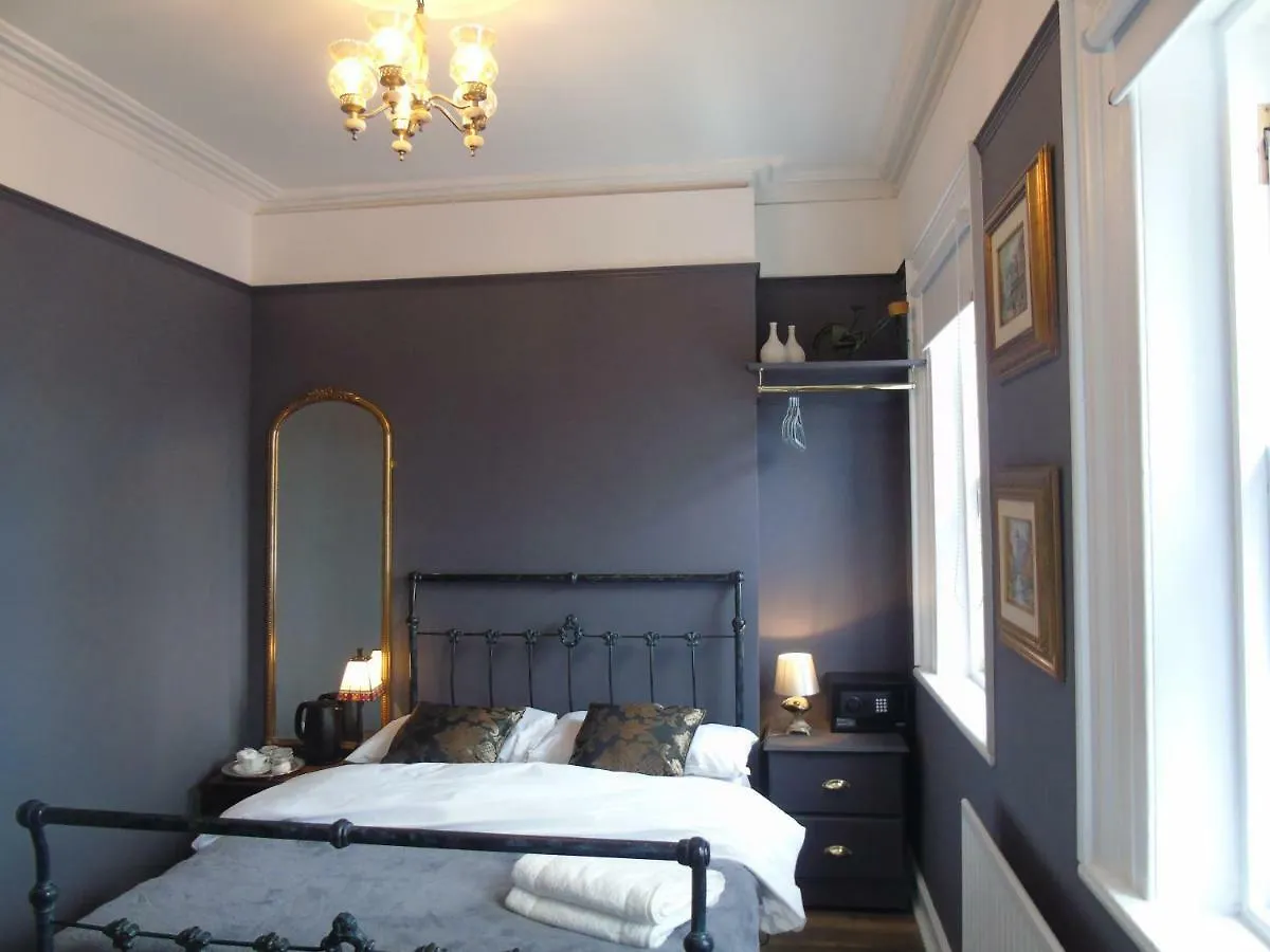 The Warren Belfast Bed & Breakfast 0*,