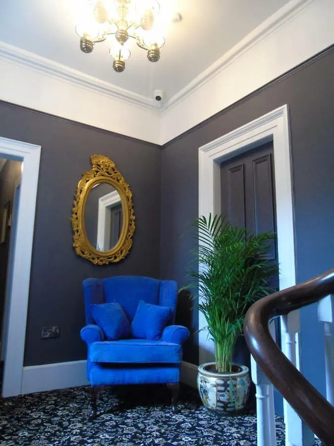 The Warren Belfast Bed & Breakfast 0*,  イギリス