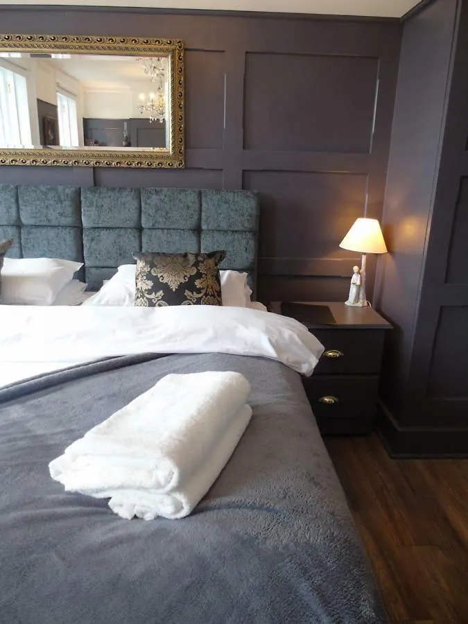 The Warren Belfast Bed & Breakfast