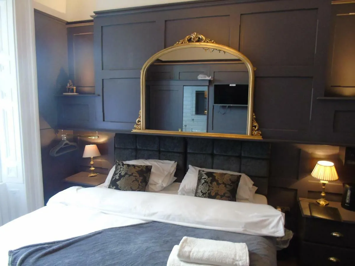 The Warren Belfast Bed & Breakfast 0*,