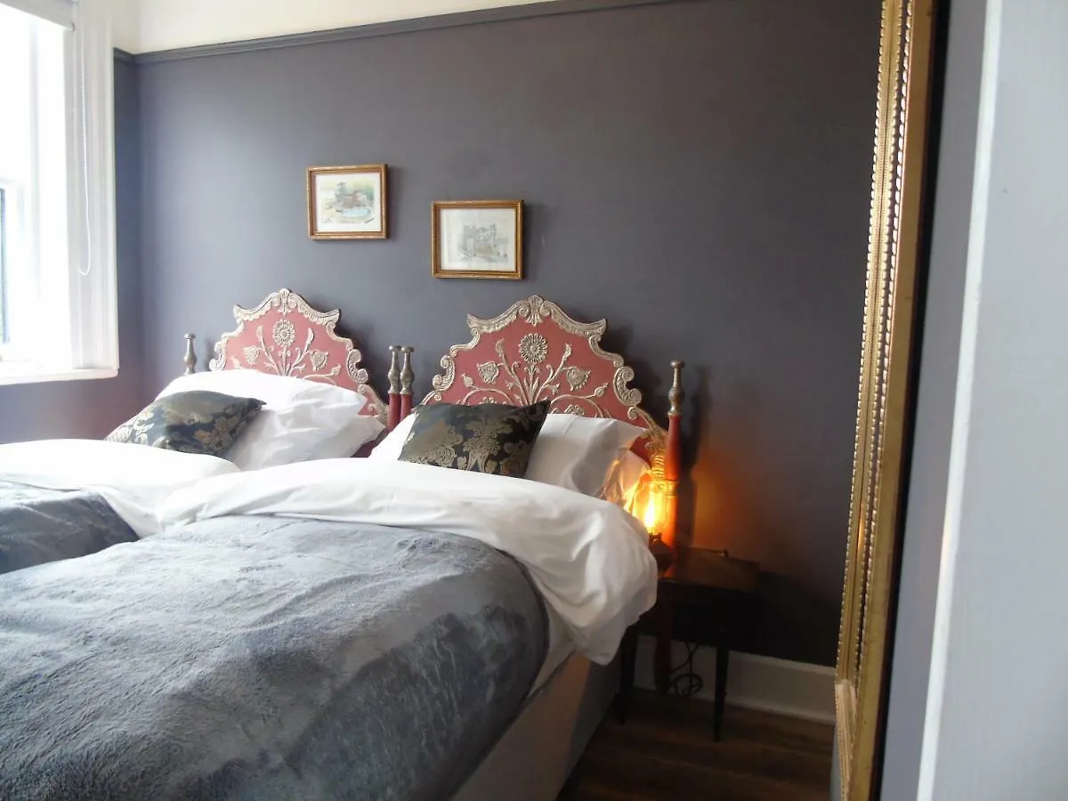 The Warren Belfast Bed & Breakfast 0*,  イギリス