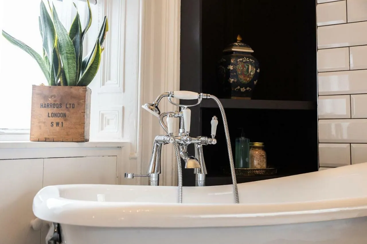 The Warren Belfast Bed & Breakfast