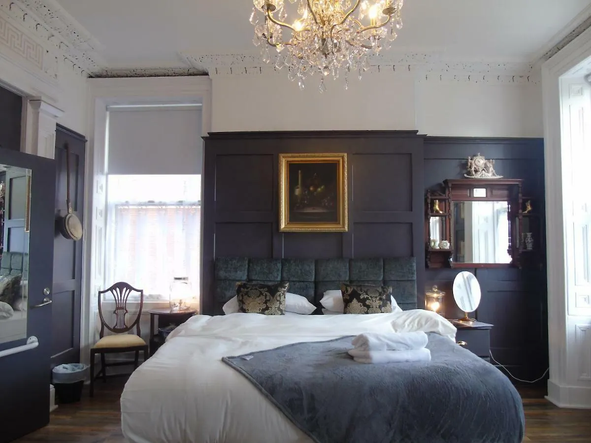 The Warren Belfast Bed & Breakfast 0*,