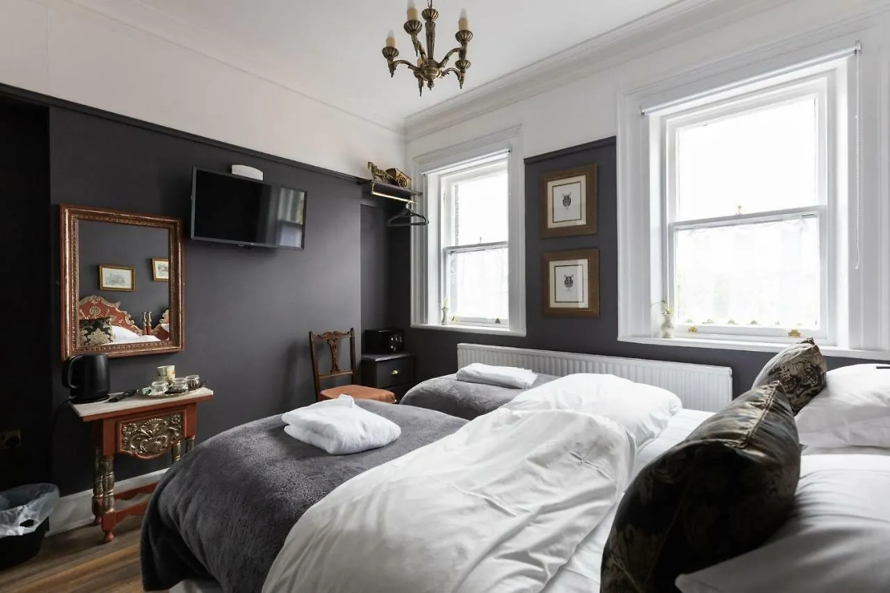 The Warren Belfast Bed & Breakfast