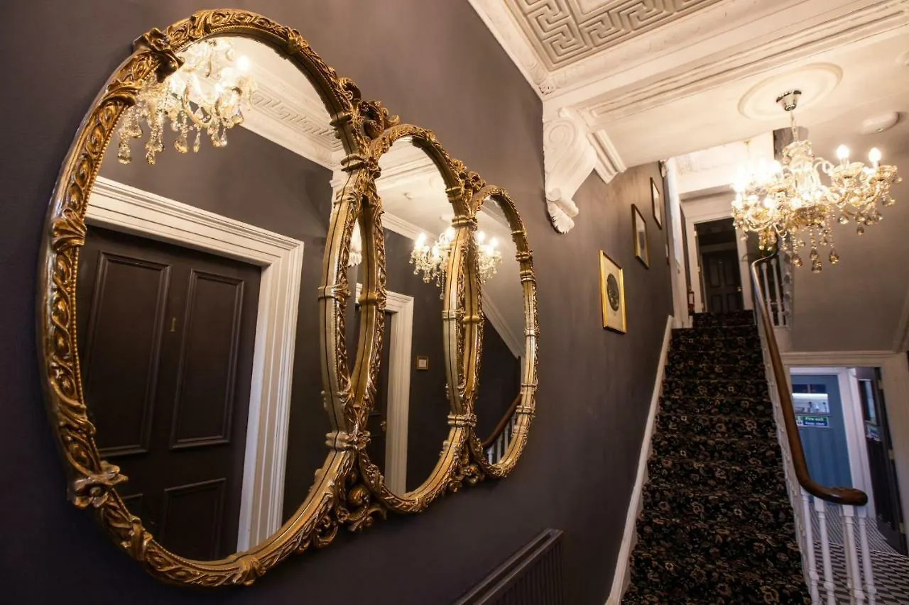 The Warren Belfast Bed & Breakfast