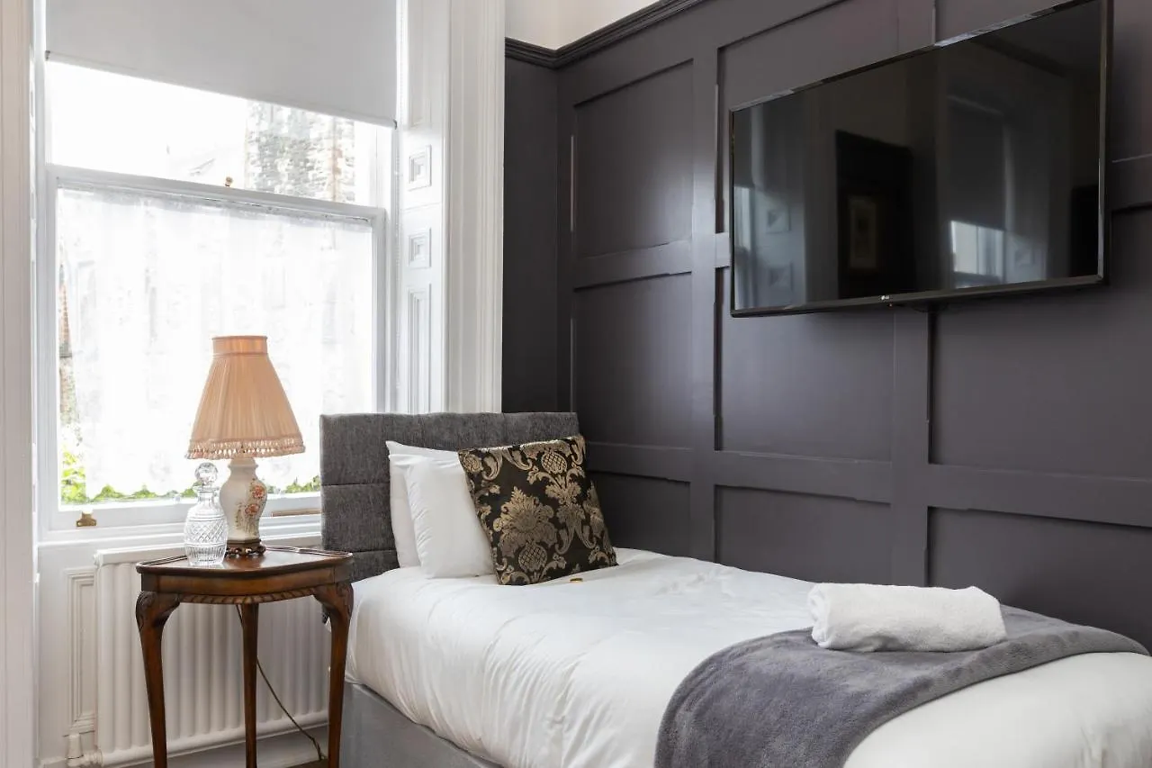 The Warren Belfast Bed & Breakfast