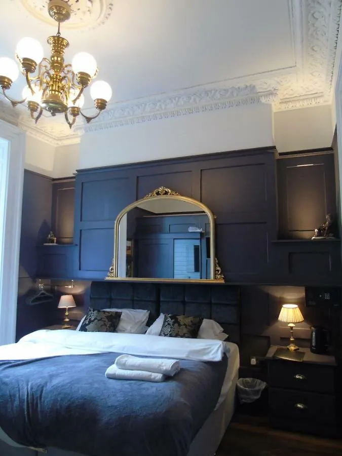 Bed and Breakfast The Warren Belfast