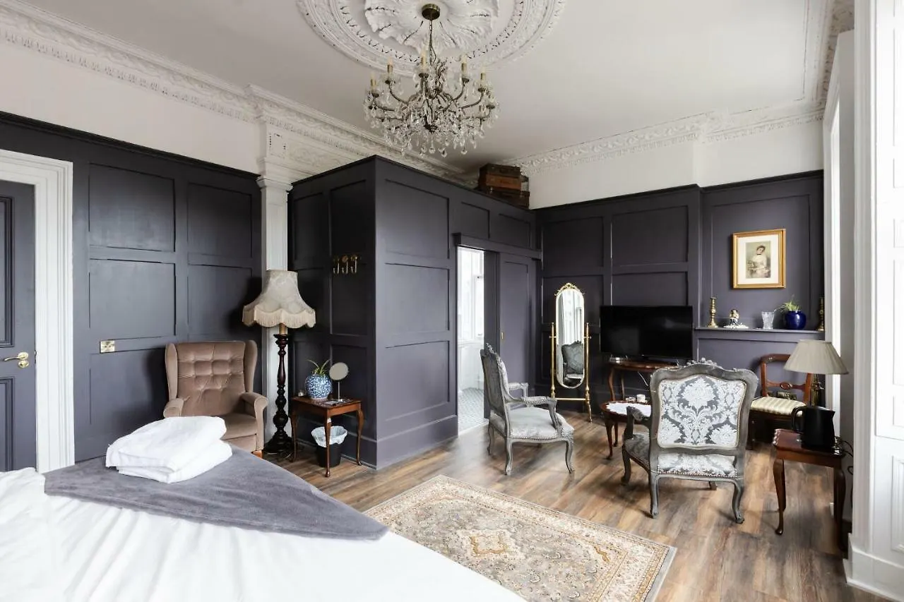 Bed and Breakfast The Warren Belfast Bed & Breakfast